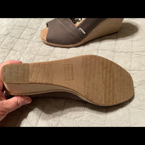 New Toms wedge heel - Picture 3 of 4